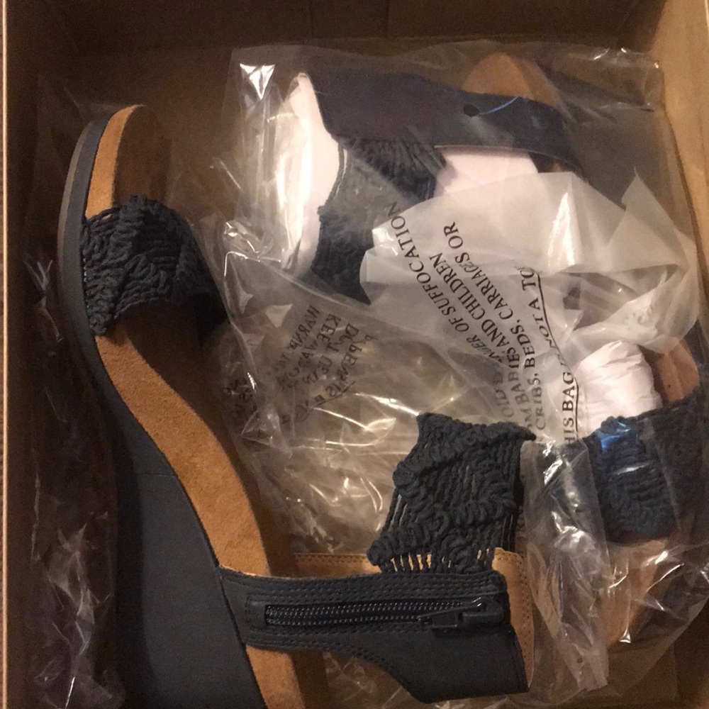 Lucky Brand sandals